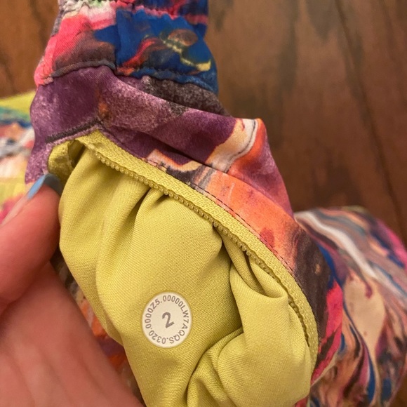 Multicolor Lululemon Tracker Shorts size 2 - Picture 4 of 5